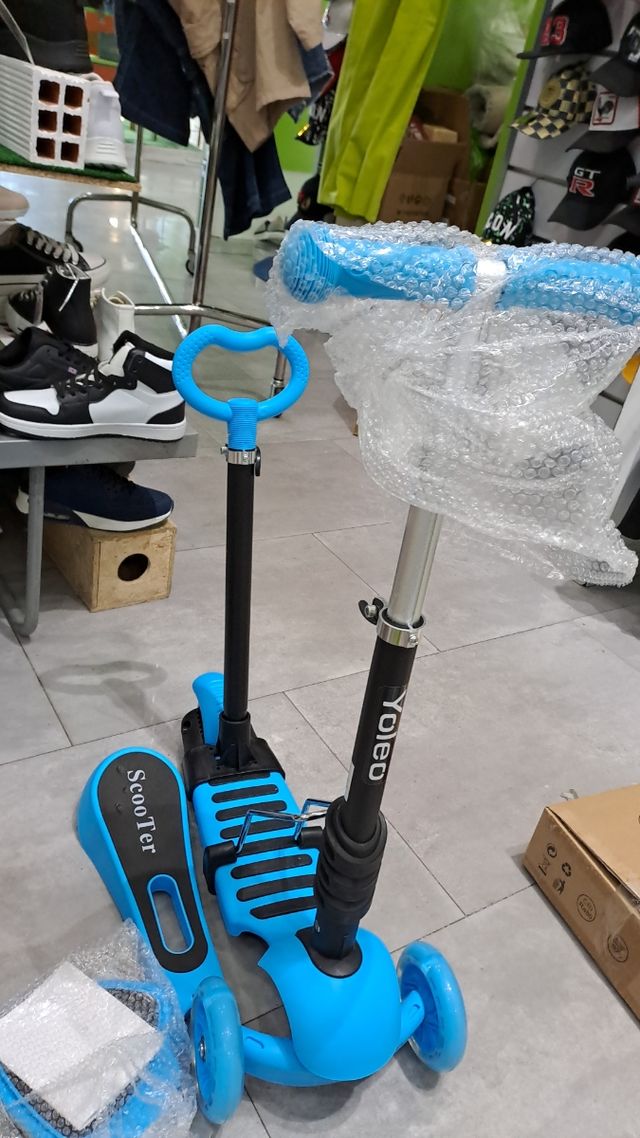 Patinete YOLEO 3 Ruedas LED para Niños