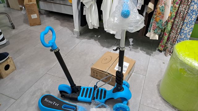 Patinete YOLEO 3 Ruedas LED para Niños