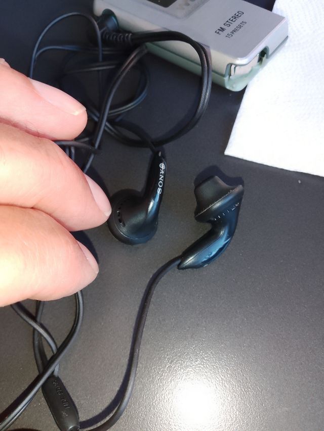 Radio Sony SRF-M55 - Mini FM falta tapa de bateri