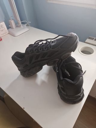 Zapatillas negras hombre