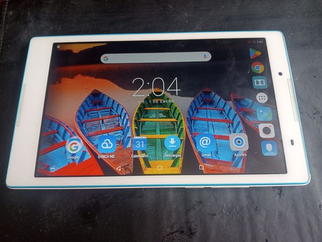 Tablet Lenovo blanca. 