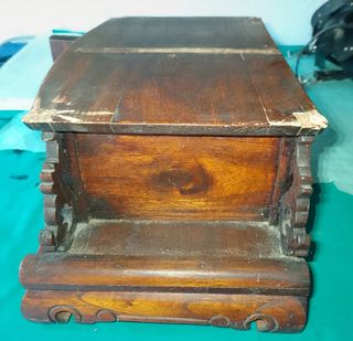 Mobiletto antico in legno