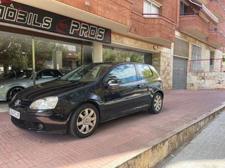 Volkswagen Golf 2005 - 3,900€ -