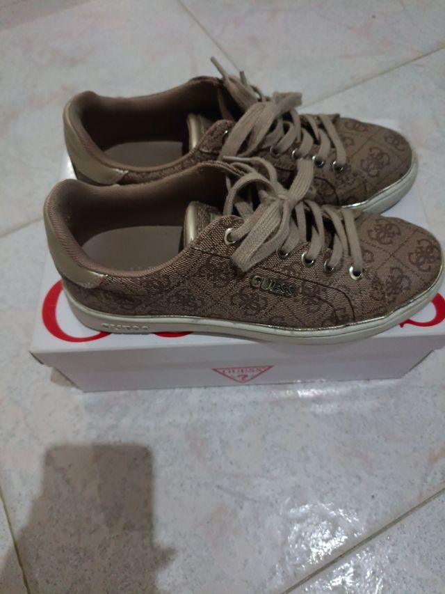 Zapatillas Guess beige