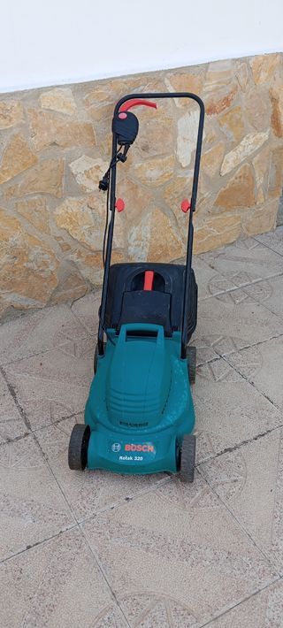 Cortacésped Bosch Rotak 320
