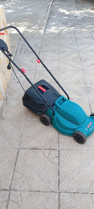 Cortacésped Bosch Rotak 320