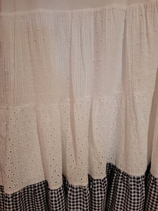 Vestido blanco plumeti - volantes, calado, 