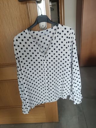 Blusa lunares blanca y negra
