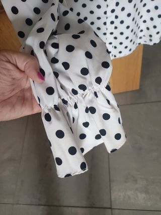 Blusa lunares blanca y negra