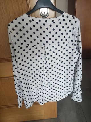 Blusa lunares blanca y negra