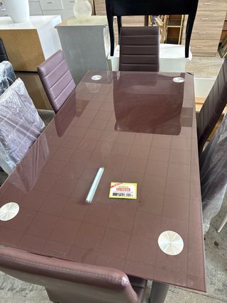 Mesa Comedor 6 Sillas Marrón 
hay colores 