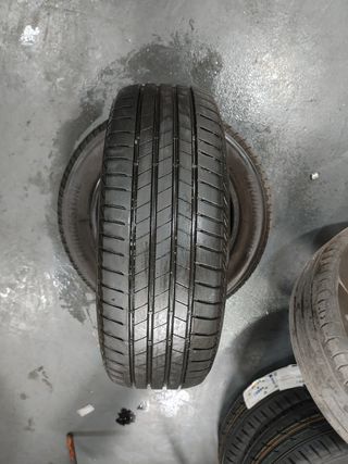 Par de neumaticos Bridgestone 
185/60R15 84H 