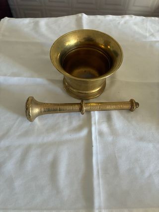 Almirez antiguo de bronce