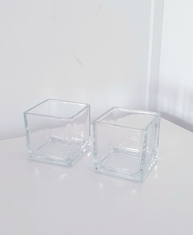 2 JARRONES DE CRISTAL