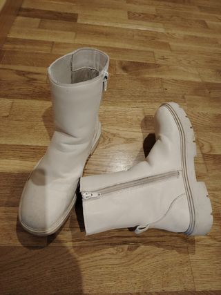 Botas blancas de cuero de cuero número 37-38
