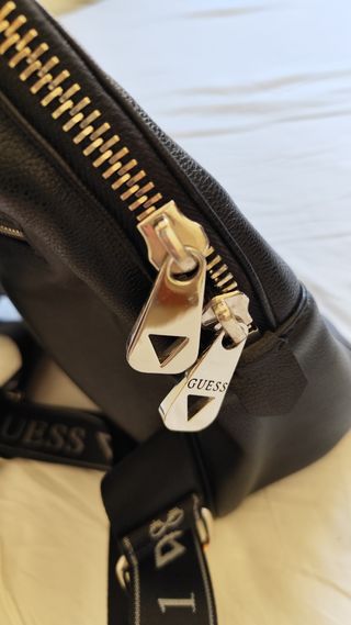 Guess mochila negra