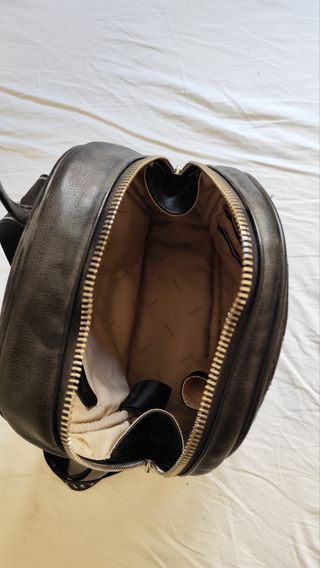 Guess mochila negra
