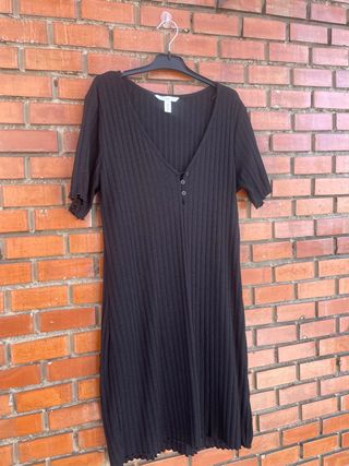 Vestido negro canalé