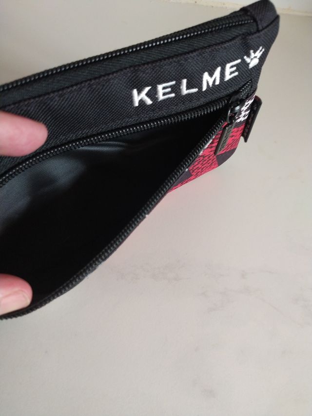 Estojo escolar Kelme com fecho