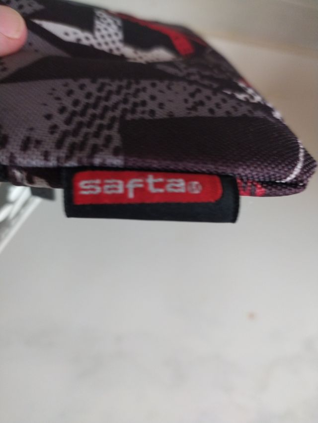 Estojo escolar Kelme com fecho