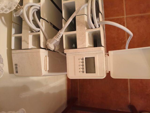 2 Radiadores eléctricos blancos