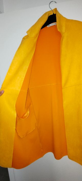 Abrigo Zara amarillo nuevo