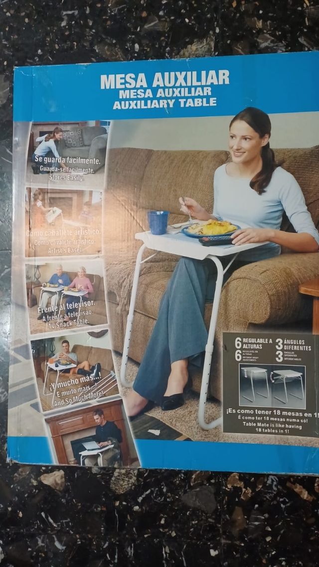 Mesa auxiliar plegable blanca