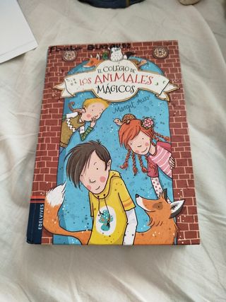 El colegio de los animales mágicos (School for ...