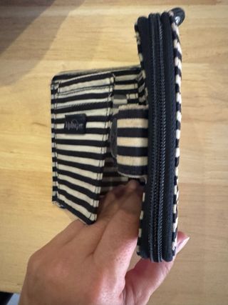 Cartera Kipling rayas beige-negro