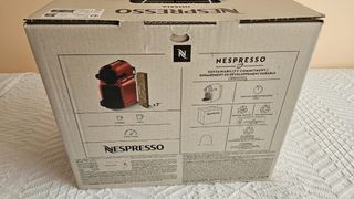 Cafetera Nespresso INISSIA roja a estrenar 
