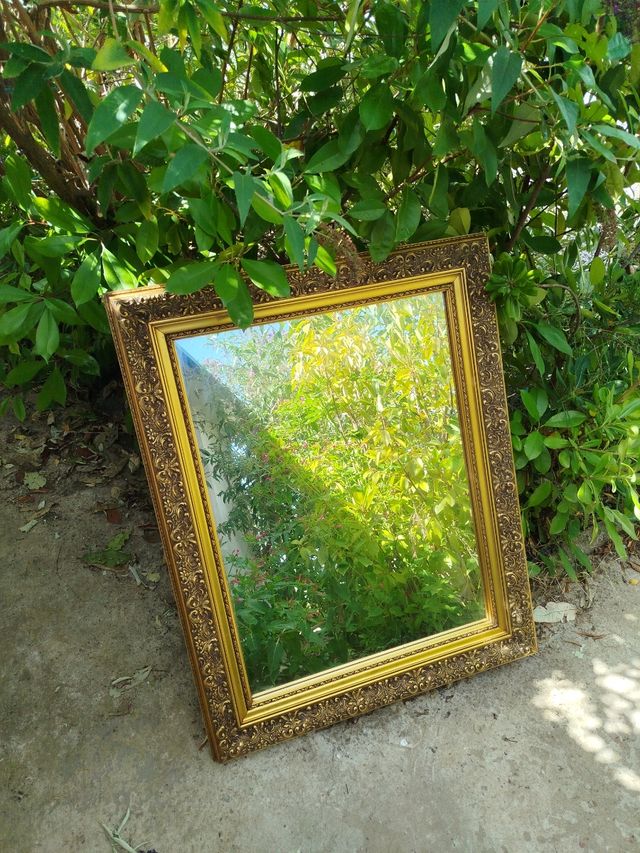 Espejo  antiguo labrado dorado