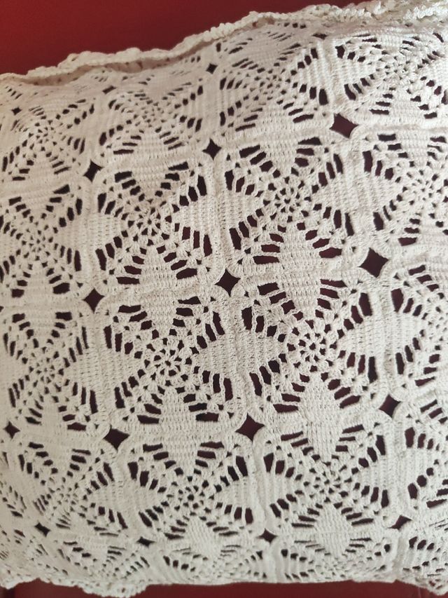 Funda cojín ganchillo blanco con puntilla nuevo