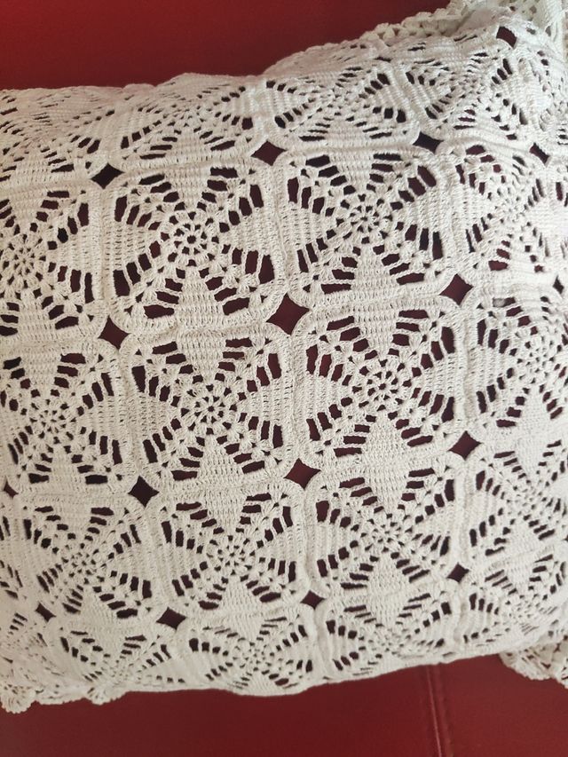 Funda cojín ganchillo blanco con puntilla nuevo