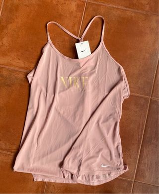 Camiseta Nike rosa deportiva