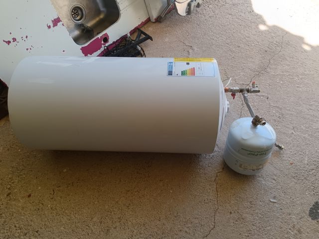 Termo eléctrico + Bomba presión