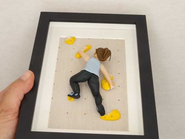 Figura escalador rocódromo enmarcada personalizada