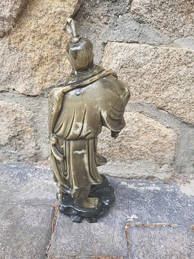 Estatuilla china antigua vela