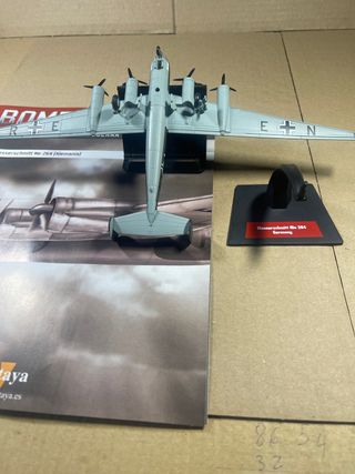 Avion Messerschmitt Me 264 escala