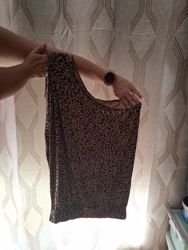 Camiseta Bershka leopardo talla S