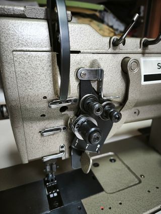 Máquina coser Singer 212 U143A