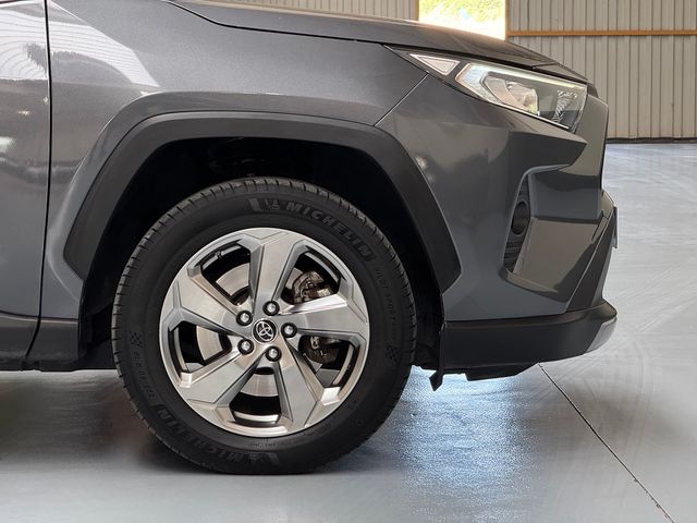 TOYOTA Rav4 2.5l 220H Advance
