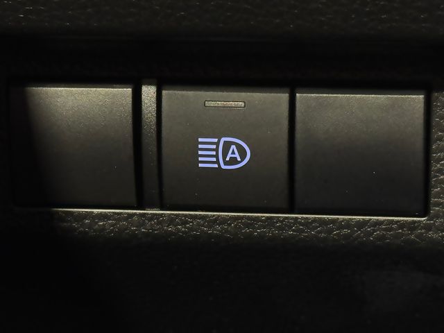 TOYOTA Rav4 2.5l 220H Advance