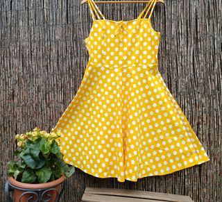 Vestido años 50 lunares amarillo