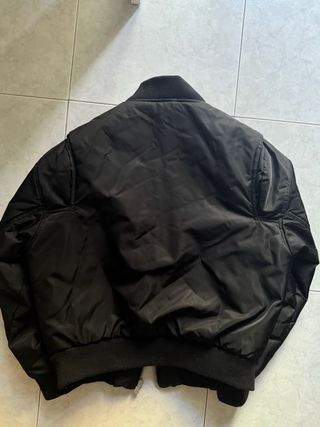 Cazadora bomber Zara negra