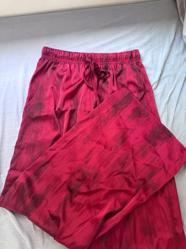 Pantalón Shein burdeos largo talla S.