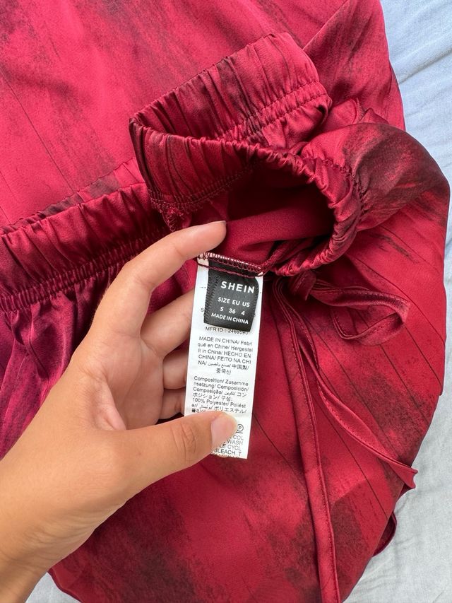 Pantalón Shein burdeos largo talla S.