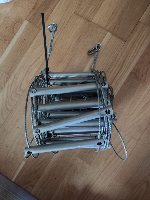 Escala enrrollable metalica 10m