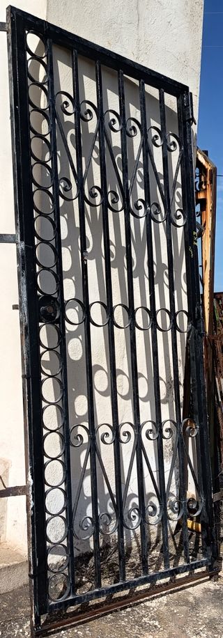 Puerta hierro forja antigua