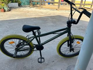 Bicicleta BMX verde