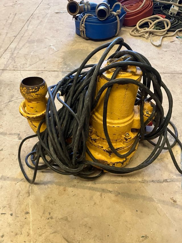 Bomba trifásica ABS depuradora o dragado arena.